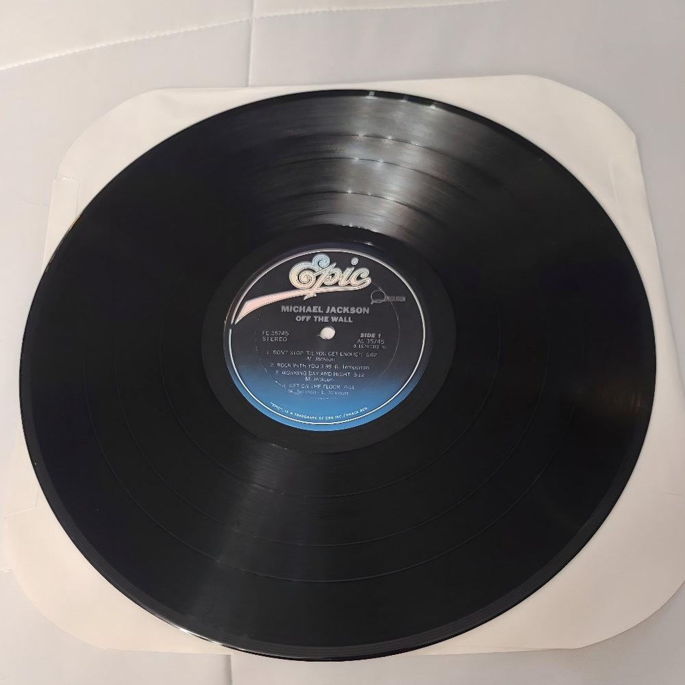 EUC Michael Jackson Off The Wall Vinyl Record - Black - Picture 4 of 7